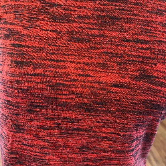 Red shirt - Picture 3 of 4